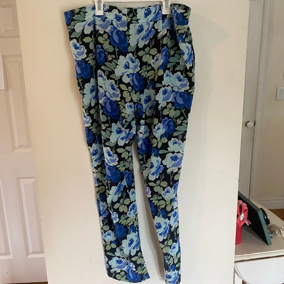 PJK Silk Floral Pants - Picture 3 of 8